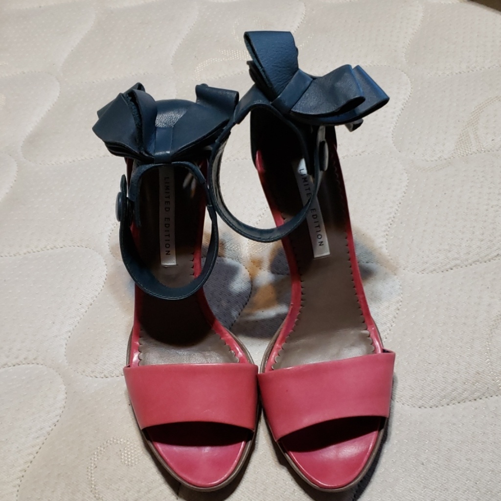Hobbs, Heels Size 7